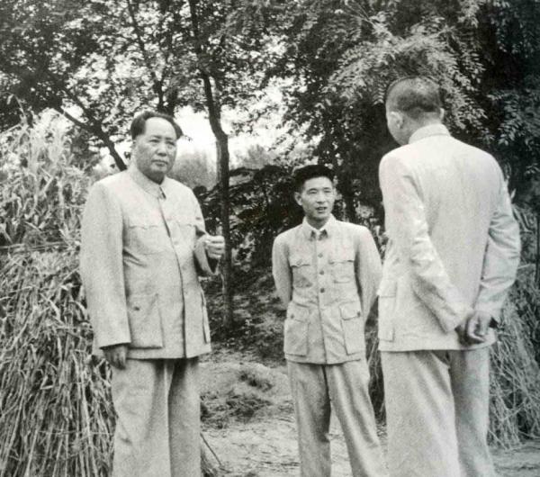胡耀邦和毛泽东